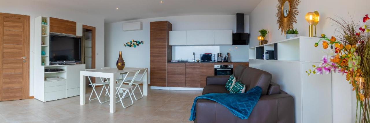 Vistazur Luxueux Appartement Avec Terrasse Et Piscine Rayol-Canadel-sur-Mer Bagian luar foto